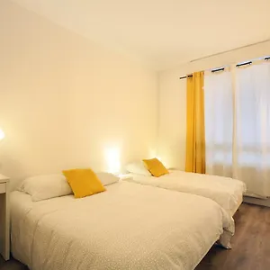 Le Premier De Saint Georges Place 120m Parking , Toulouse France